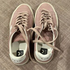 Veja Women's Pink Sneakers